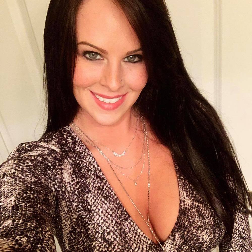 Meet your Posher, Hilary